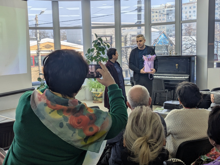 gnatyukartcenter.com